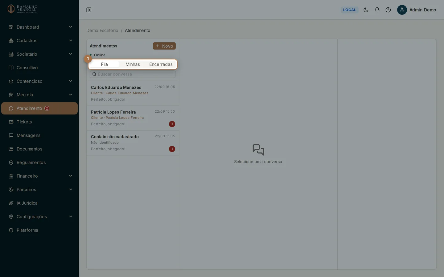 O menu Atendimento abre a caixa do escritório. As três abas separam o que espera alguém (Fila), o que está com você (Minhas) e o que já foi finalizado (Encerradas).
