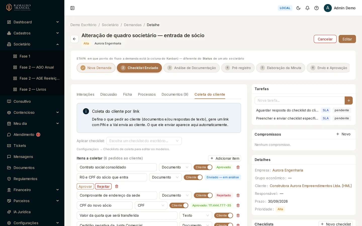 Depois que o link vai para o cliente, a aba vira o painel da coleta: cada item ganha uma etiqueta assim que ele age.