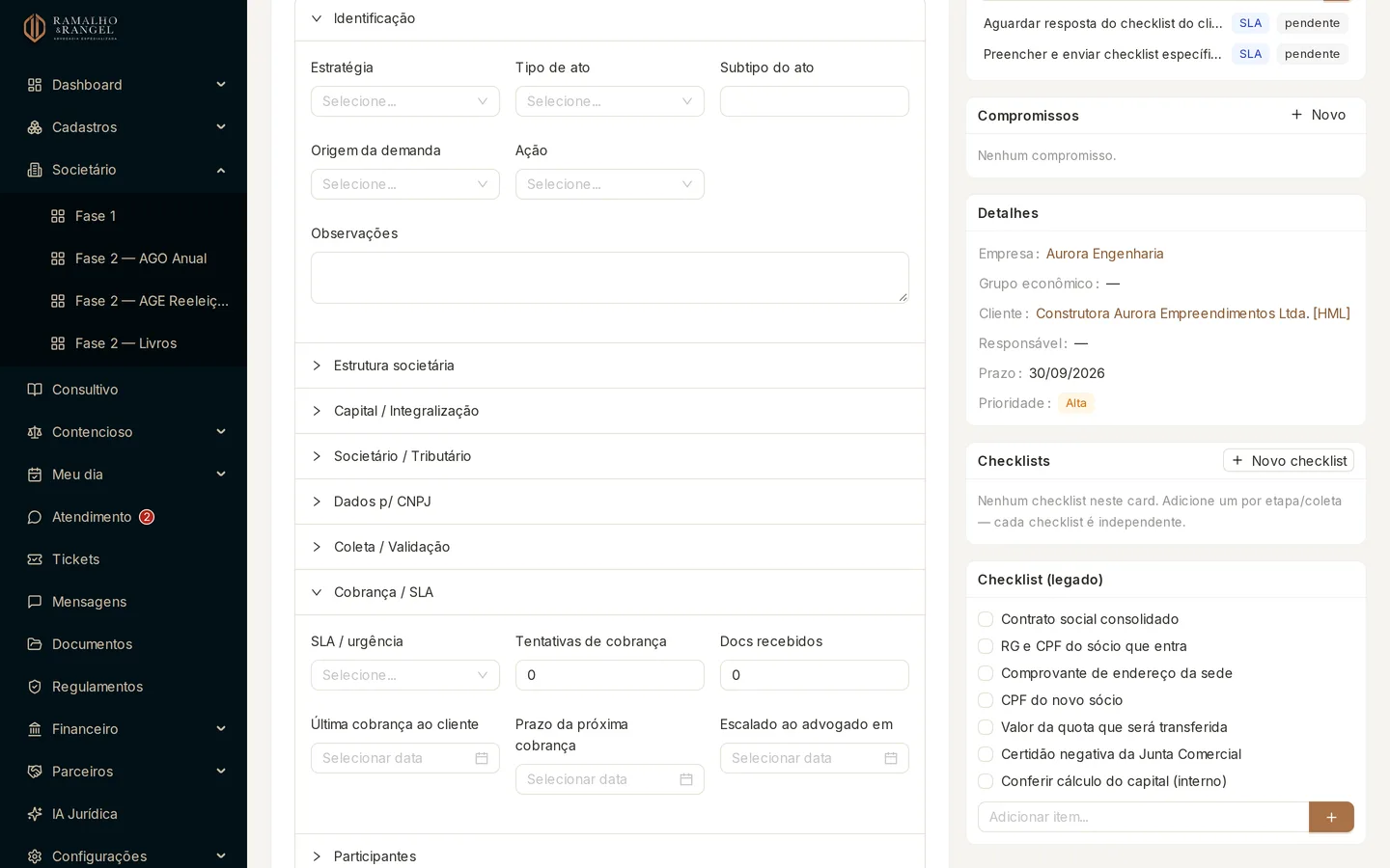 O ritmo da cobrança fica na aba Ficha, no bloco Cobrança / SLA: o regime de urgência, as tentativas já feitas e a data da próxima cobrança.
