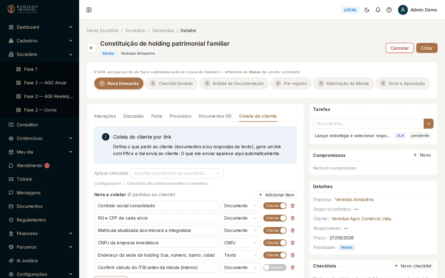 A aba tem três partes: o seletor de checklist do escritório, a lista de itens a coletar e o bloco do link.