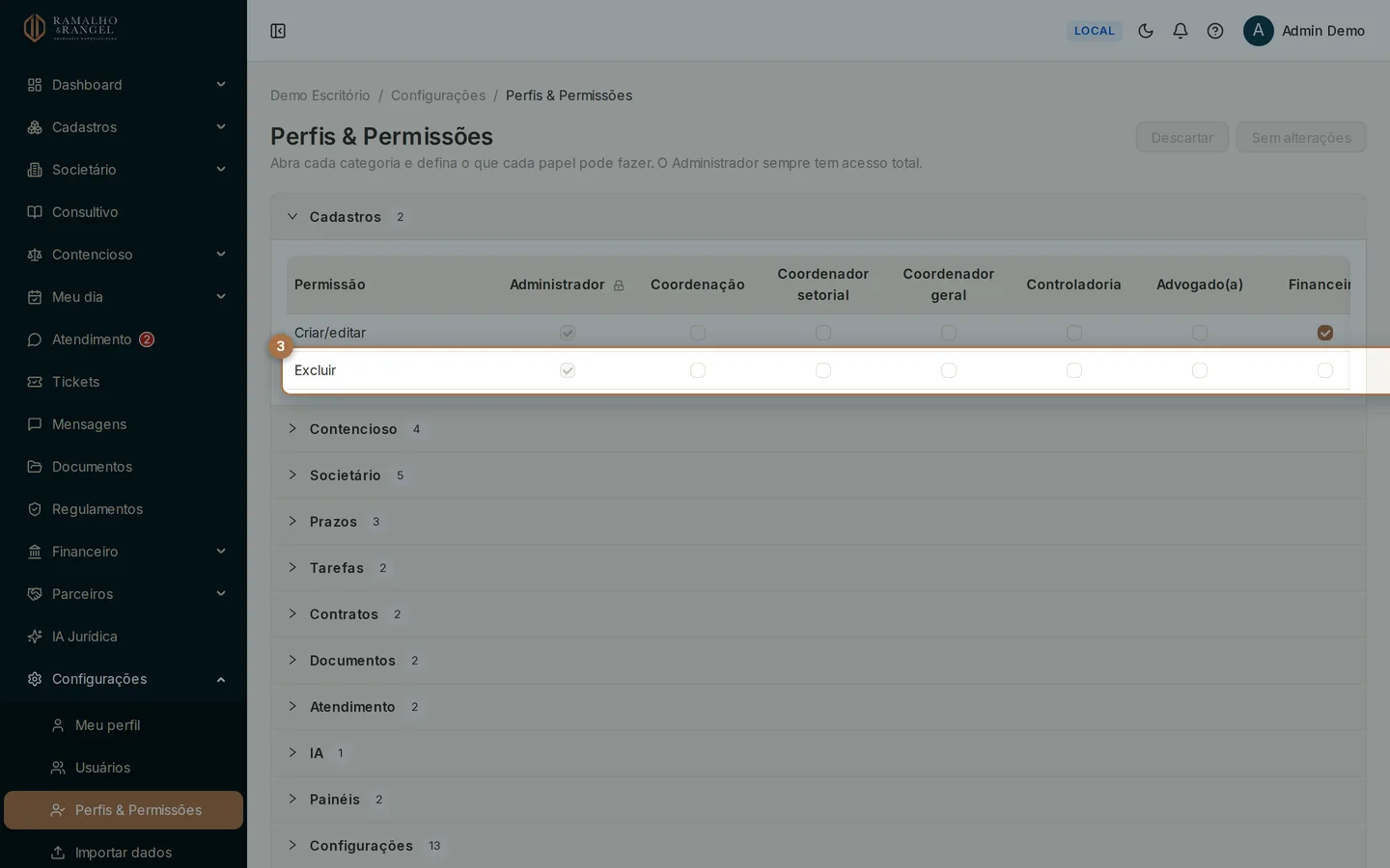 Criar/editar e excluir são permissões separadas. Liberar o trabalho do dia a dia sem liberar a exclusão é a troca mais barata entre autonomia e risco.